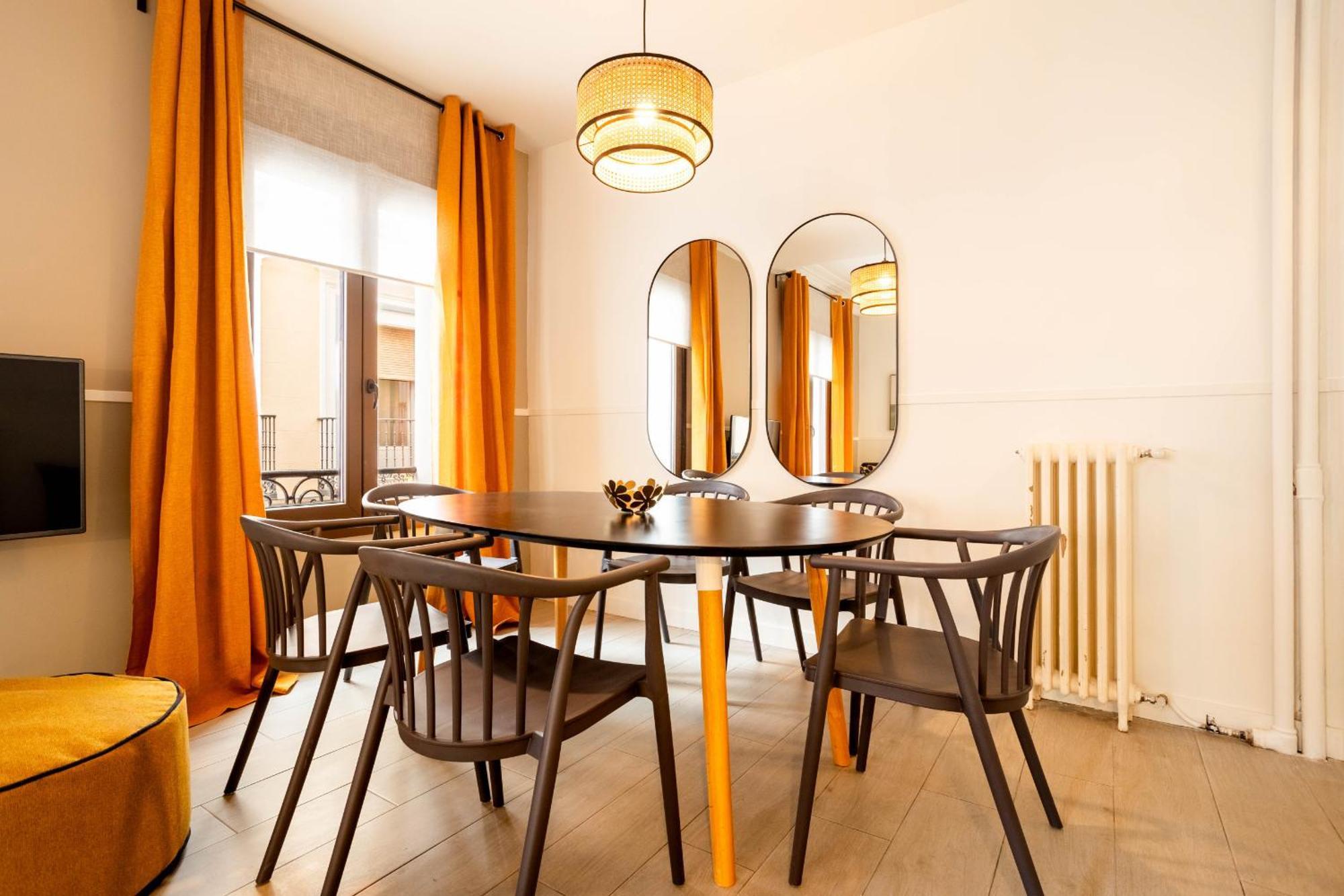 Apolo En Madrid Apartment Bagian luar foto