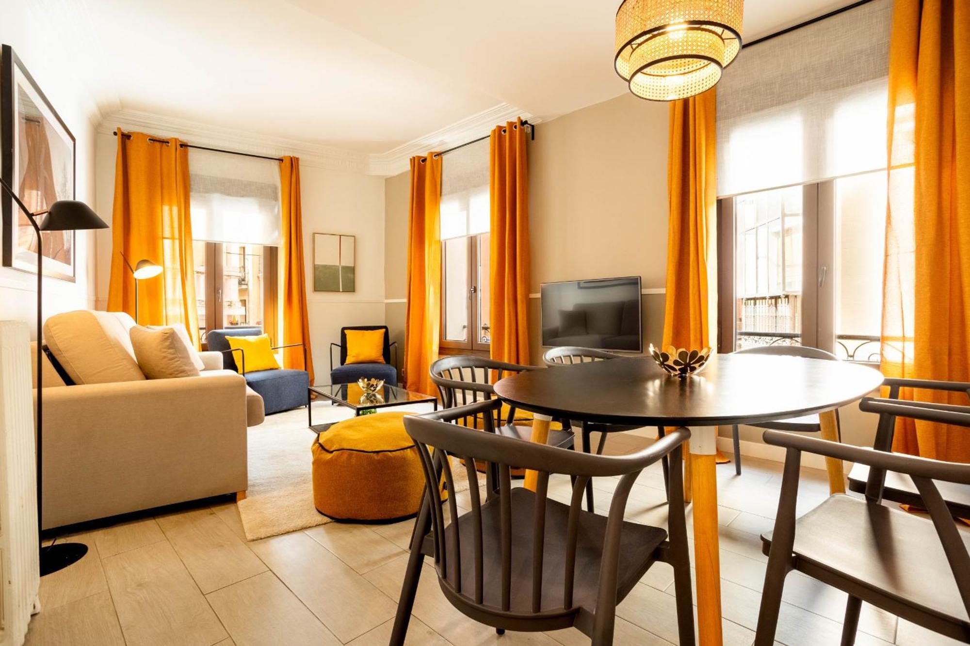 Apolo En Madrid Apartment Bagian luar foto
