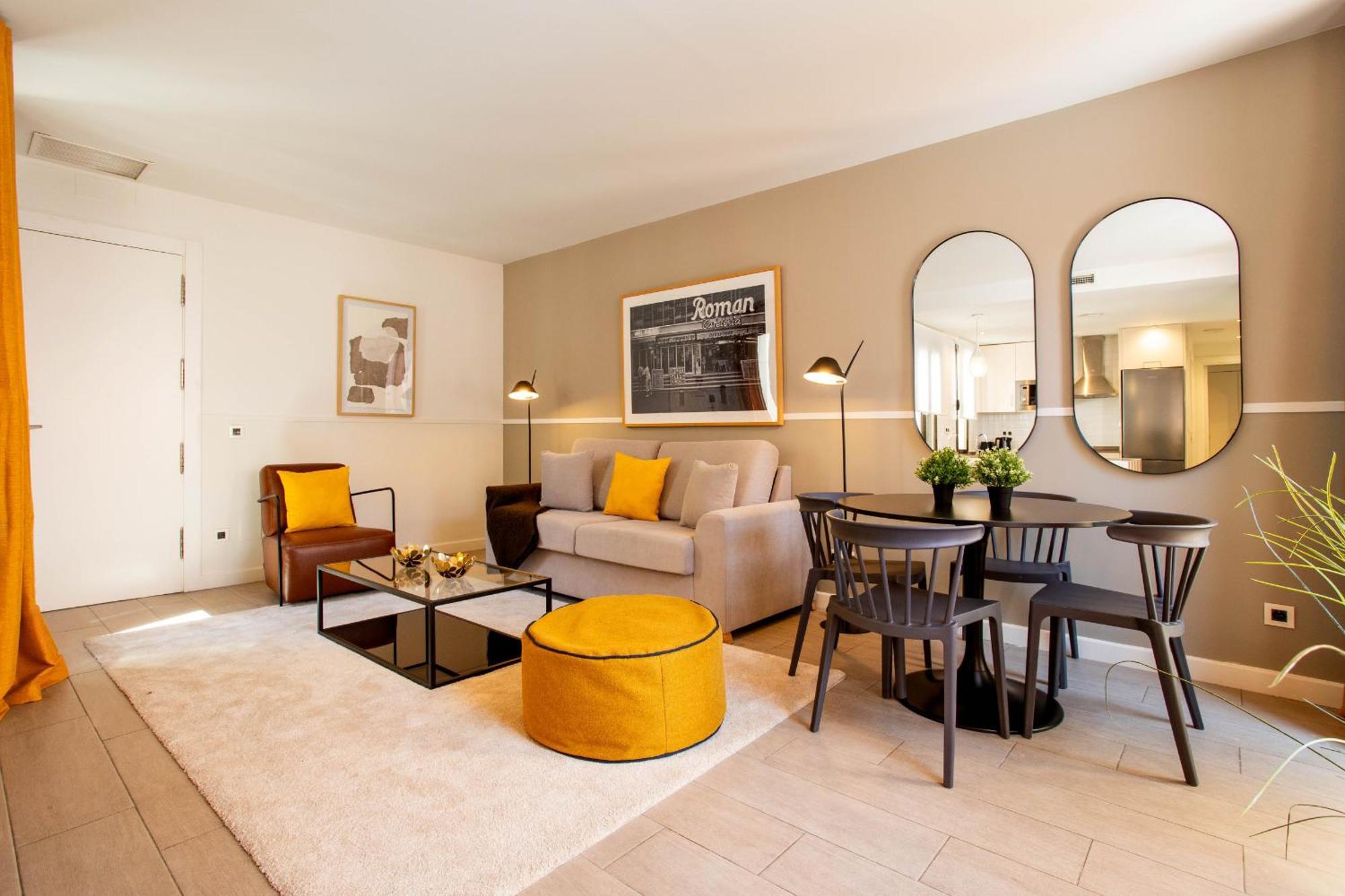 Apolo En Madrid Apartment Bagian luar foto