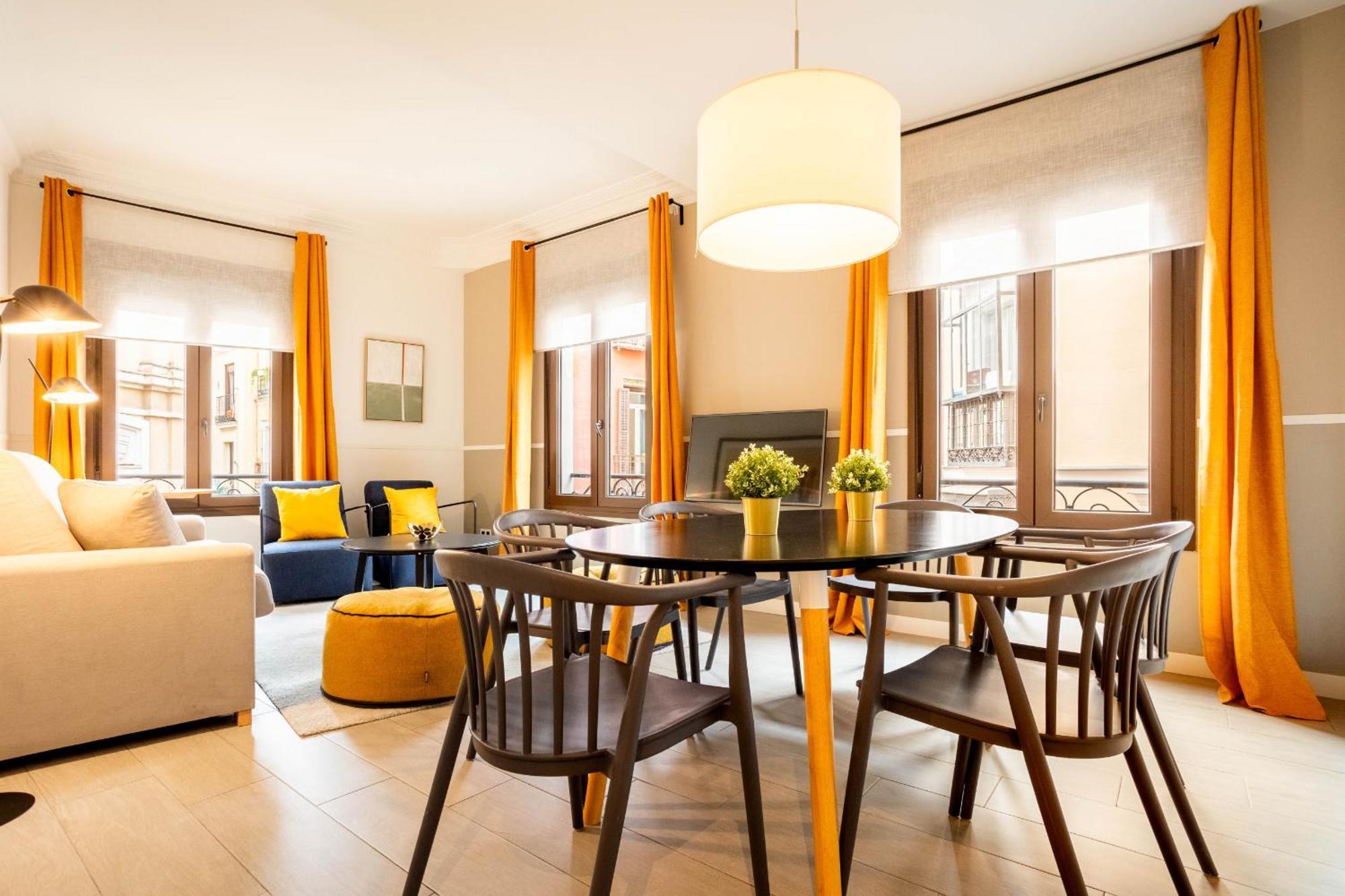 Apolo En Madrid Apartment Bagian luar foto