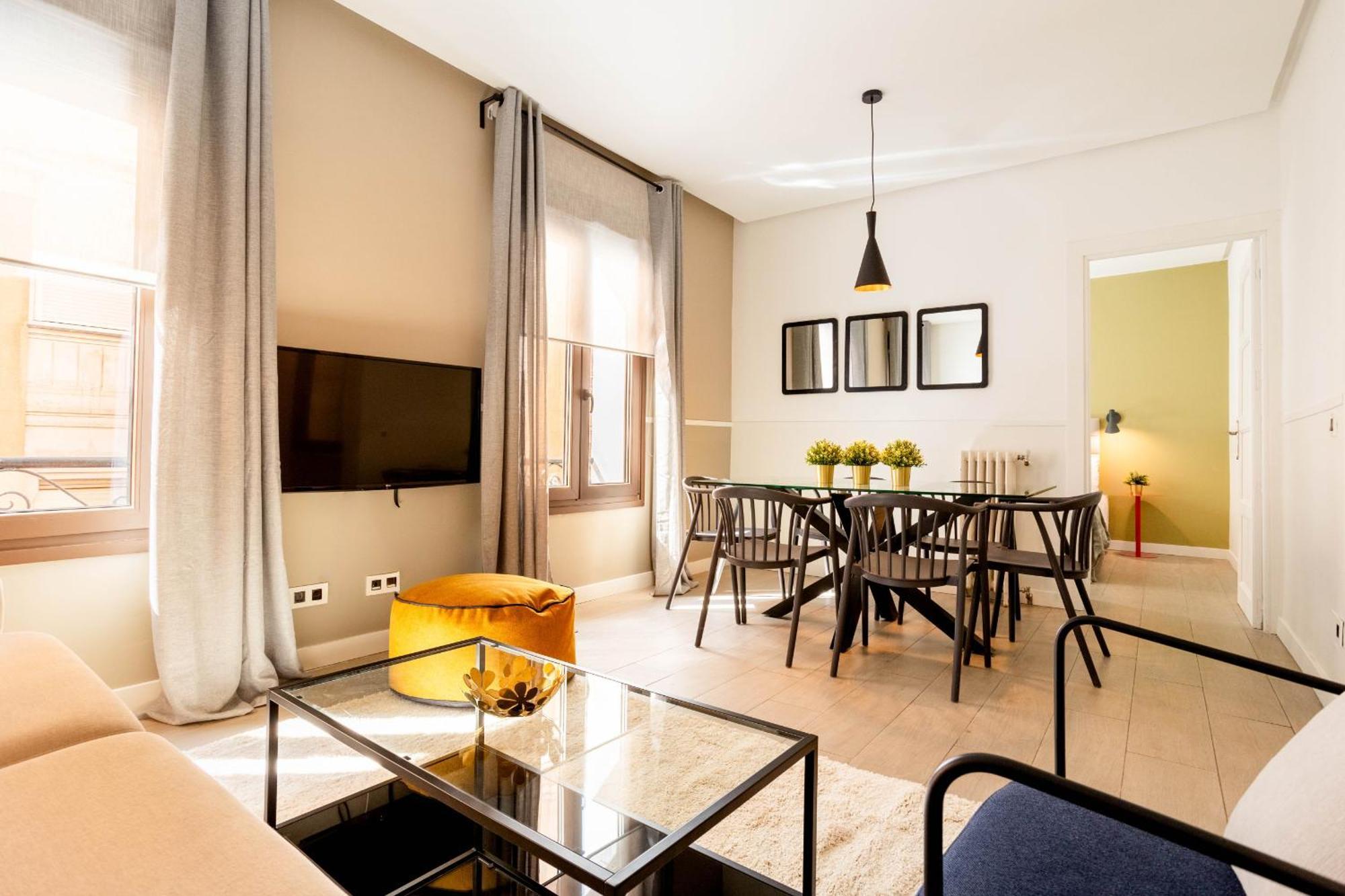 Apolo En Madrid Apartment Bagian luar foto