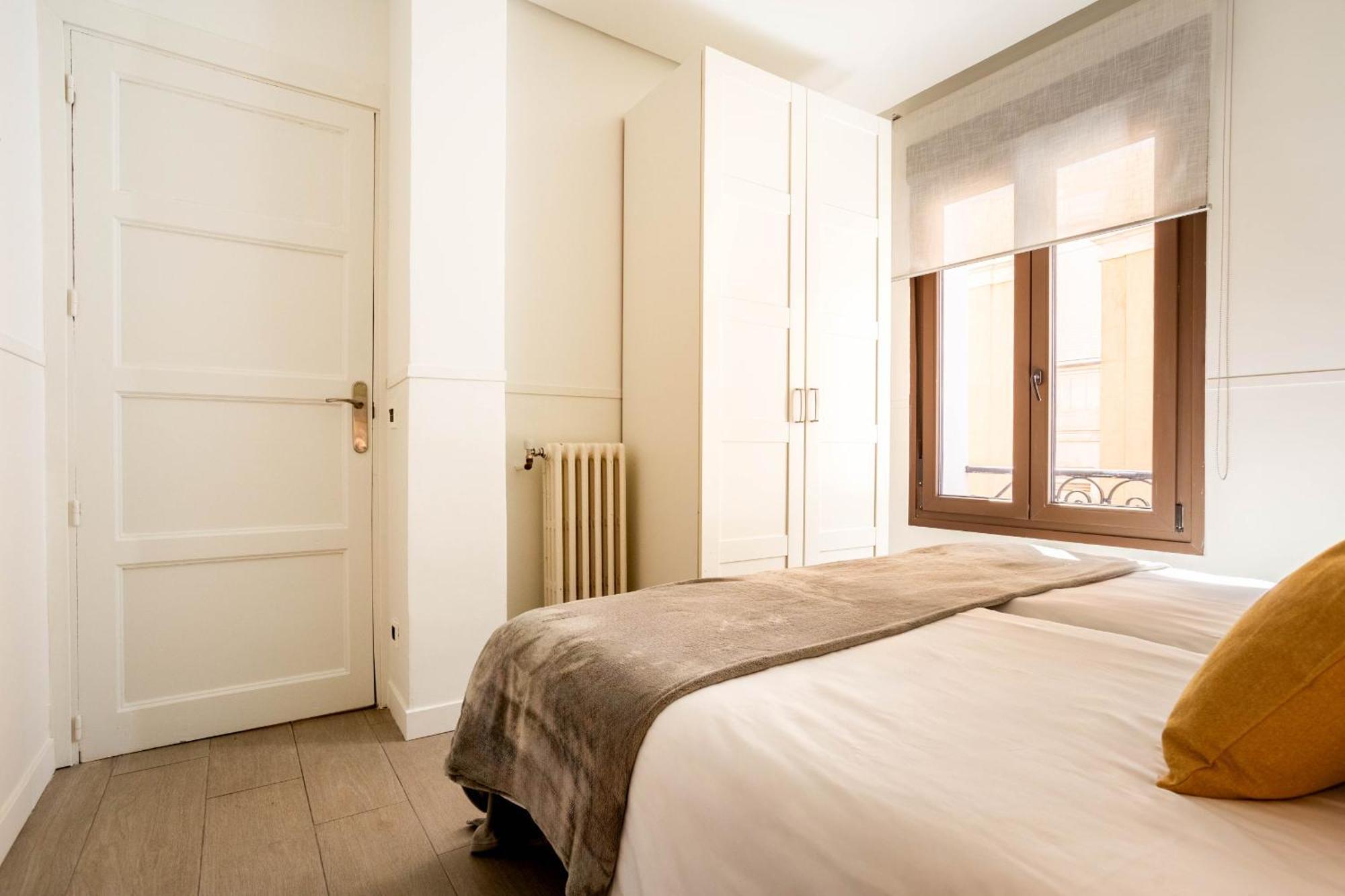 Apolo En Madrid Apartment Bagian luar foto