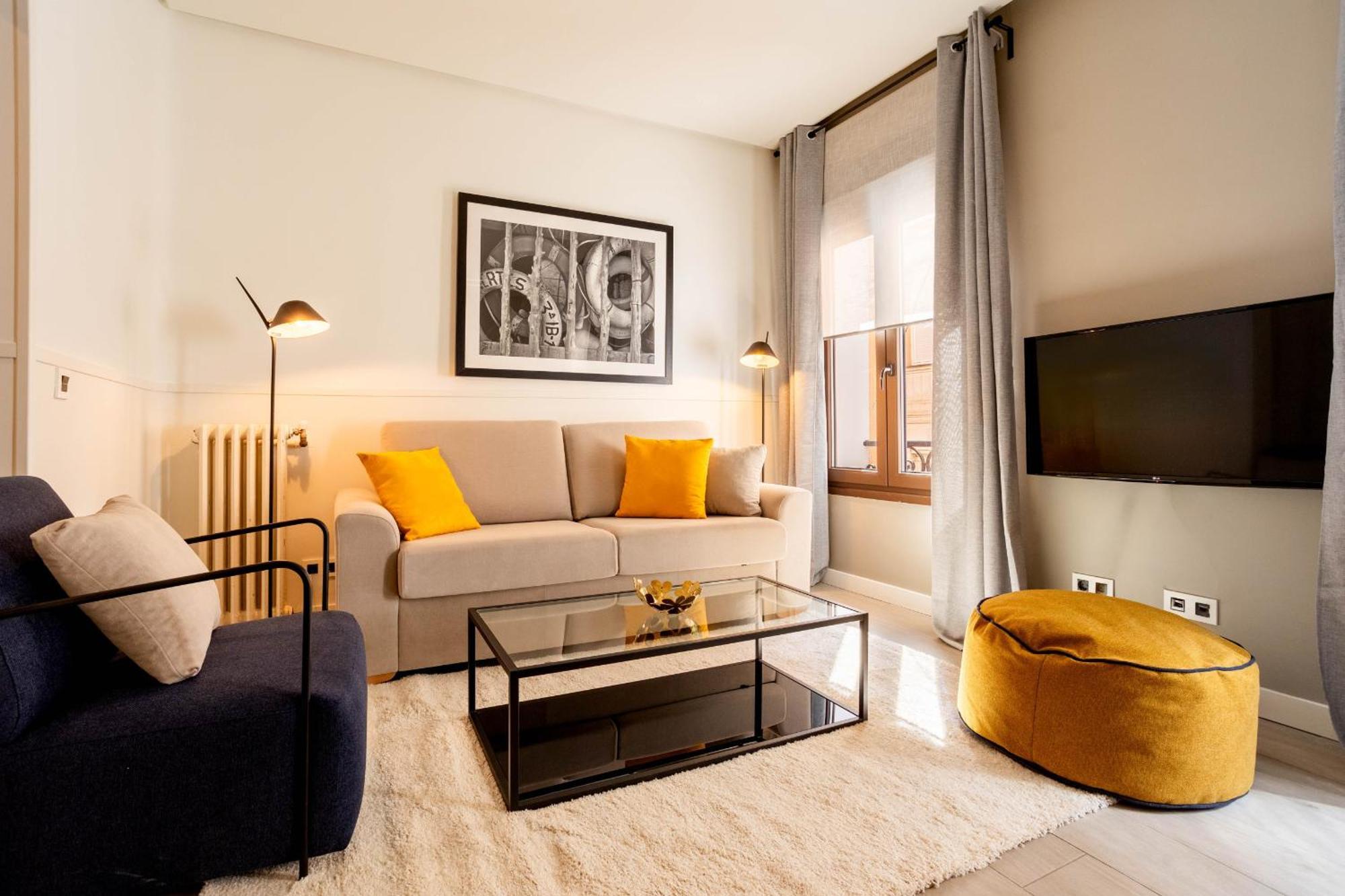 Apolo En Madrid Apartment Bagian luar foto